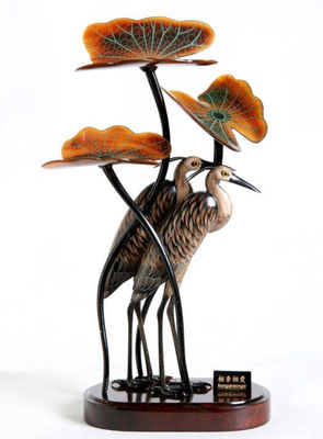 中國(guó)風(fēng)的牛角雕刻工藝品